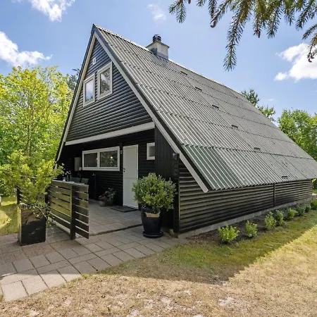 Elina - 500m From The Sea In Ne Jutland By Interhome Holiday home Hals